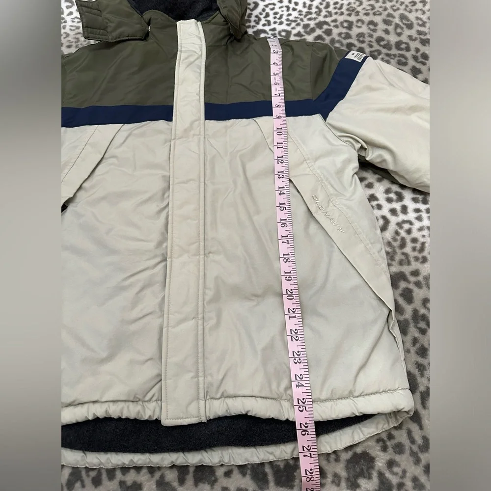 Old Navy Water Resistant Double Layer Snow Jacket in Cream Size 12 Boys